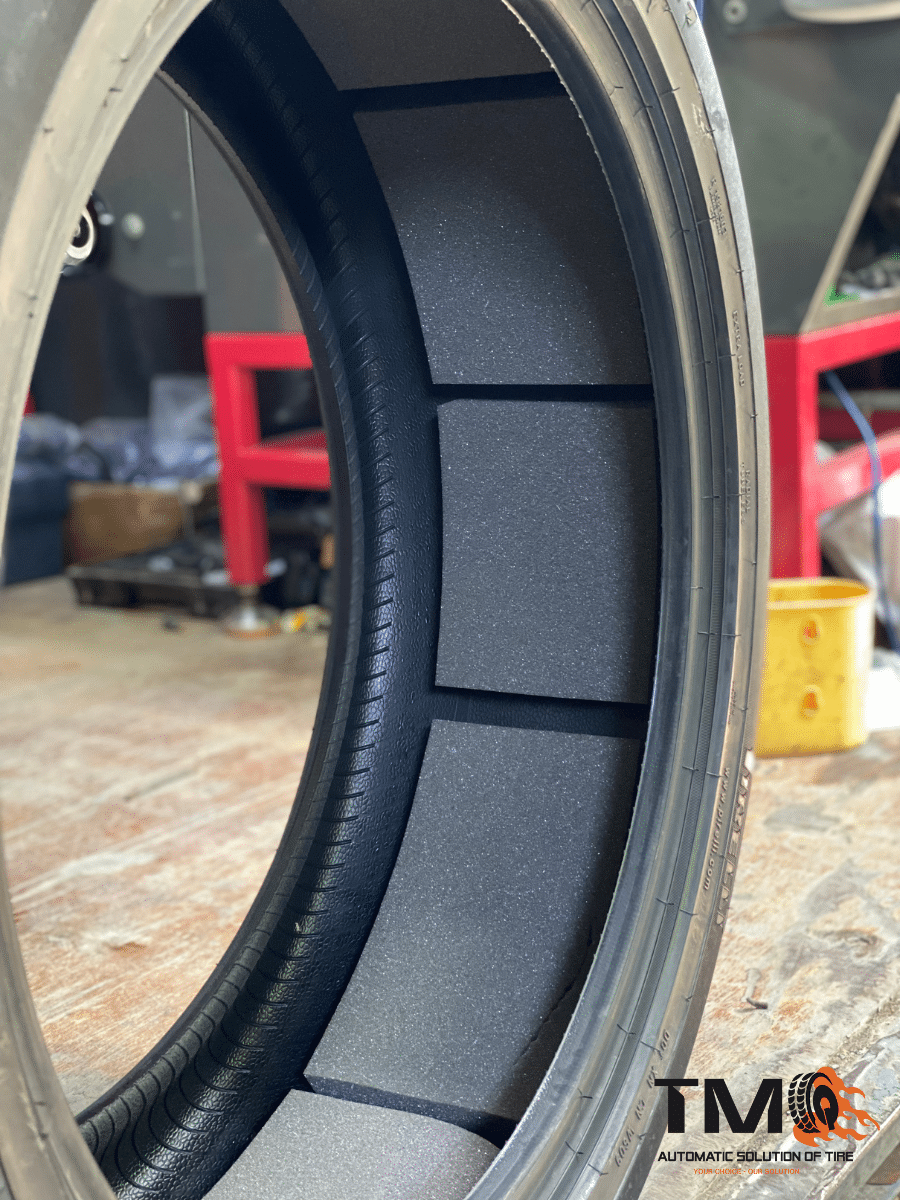 Lốp chống đinh tự vá Pirelli Scorpion Verde 275/40R21 dành cho Vinfast VF9, Volvo XC90,... hiệu quả chống đinh tự vá dưới 6 ly, hạn chế nổ lốp đột ngột,...