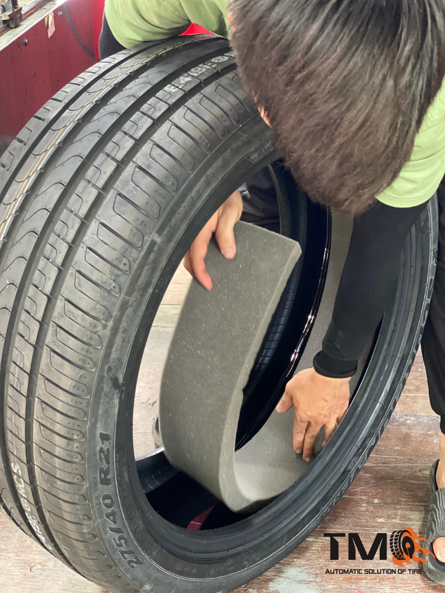 Lốp chống đinh tự vá Pirelli Scorpion Verde 275/40R21 dành cho Vinfast VF9, Volvo XC90,... hiệu quả chống đinh tự vá dưới 6 ly, hạn chế nổ lốp đột ngột,...