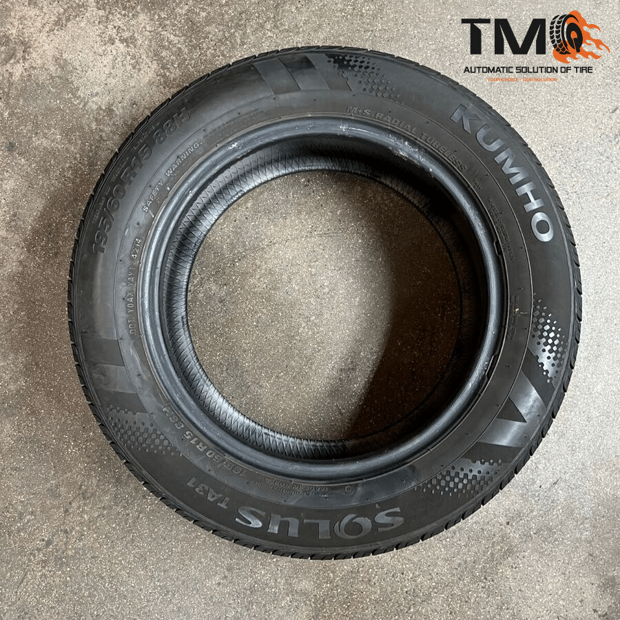 Lốp Chống Đinh Tự Vá Kumho Solus 255/50R19 sử dụng công nghệ chống đinh tiên tiến châu Âu, bảo vệ an toàn cho cả gia đình, yên tâm khi đi cung đường dài