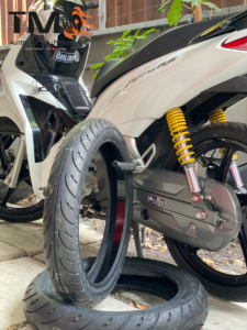 Tráng Lốp Chống Đinh Honda Future 125. Giá vỏ chống đinh cho Future trước 70/90-17, sau 80/90-17 đủ các hãng, giá tốt, chính hãng, an tòan