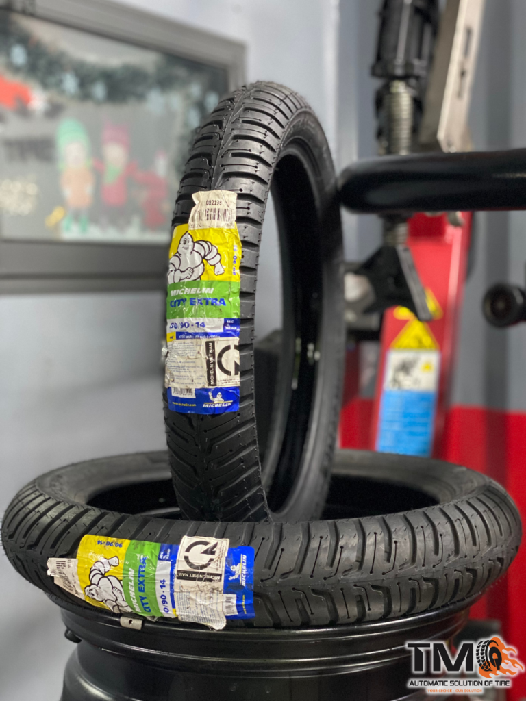 Lốp chống đinh công nghệ tự vá lỗ thủng dưới 4 ly cho Honda Vision, Honda Airblade. Bảo hành chống đinh đến hết chỉ số mòn của vỏ, an tâm, an toàn di chuyển